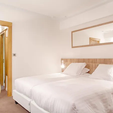 Отель Hotel-restaurant Le Mont Paisible,