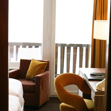 Отель Hotel-restaurant Le Mont Paisible, 3*